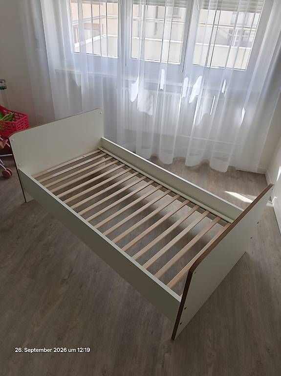 Betten: Kinderbett 2 in 1 – Gebraucht aus Küssnacht am Rigi von Arihar 1