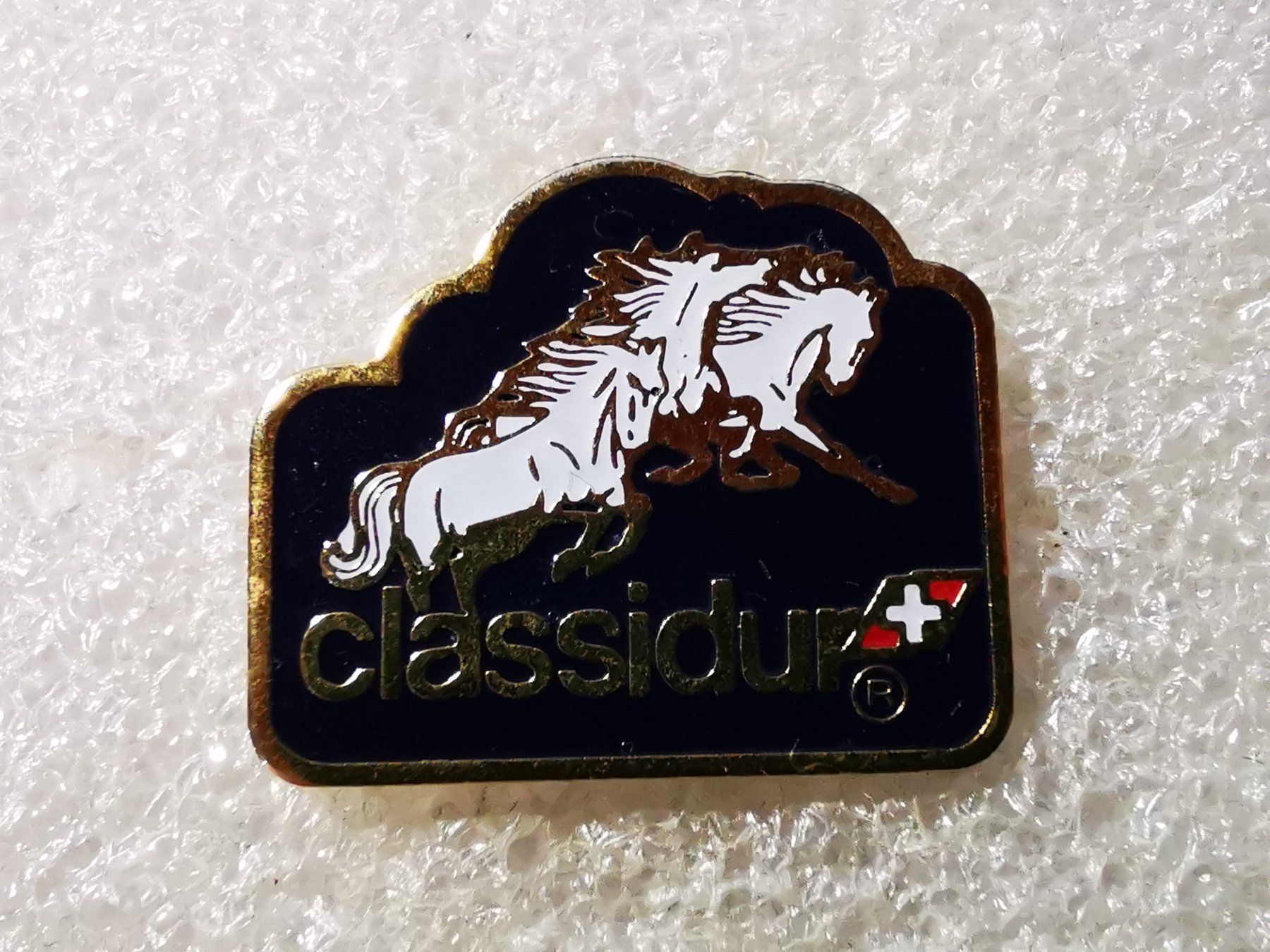 Plaketten & Abzeichen: Ansteckpin 27: Classidur – Gebraucht aus Oppligen von Pin-Fall-Shop