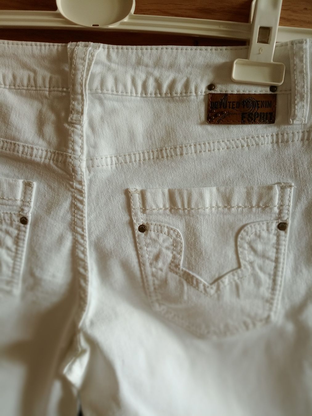 Esprit Pantaloni: Caprihose Esprit – Usato da Disentis-Muster venduto da Bix03 8