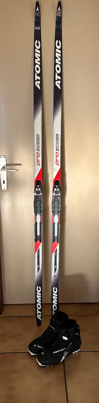 Atomic Sci: skis de fond + chaussures – Usato da Sion venduto da Floop