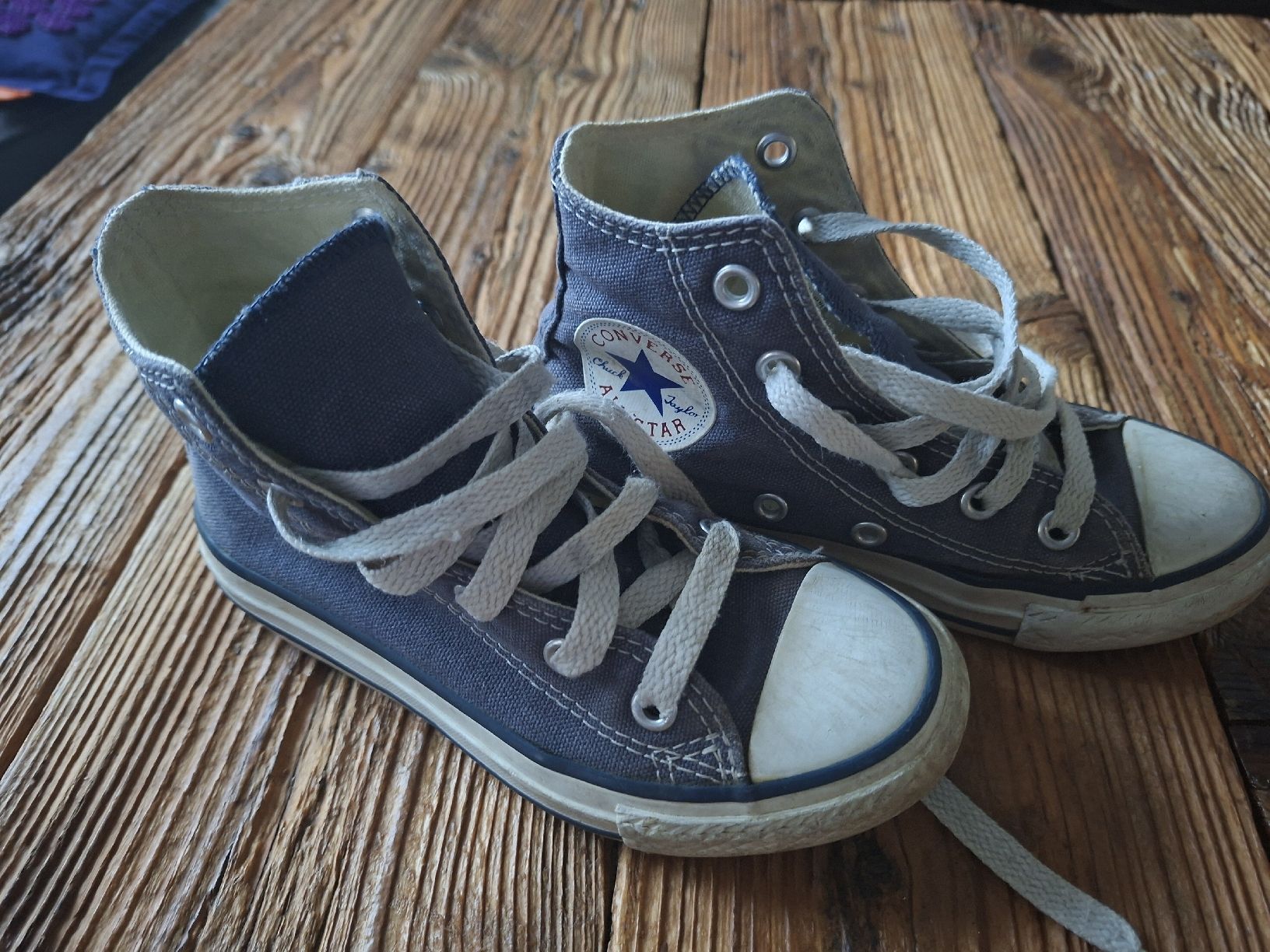Converse Schuhe für Jungen: converse taille 28 – Gebraucht aus Chavannes-de-Bogis von senator635