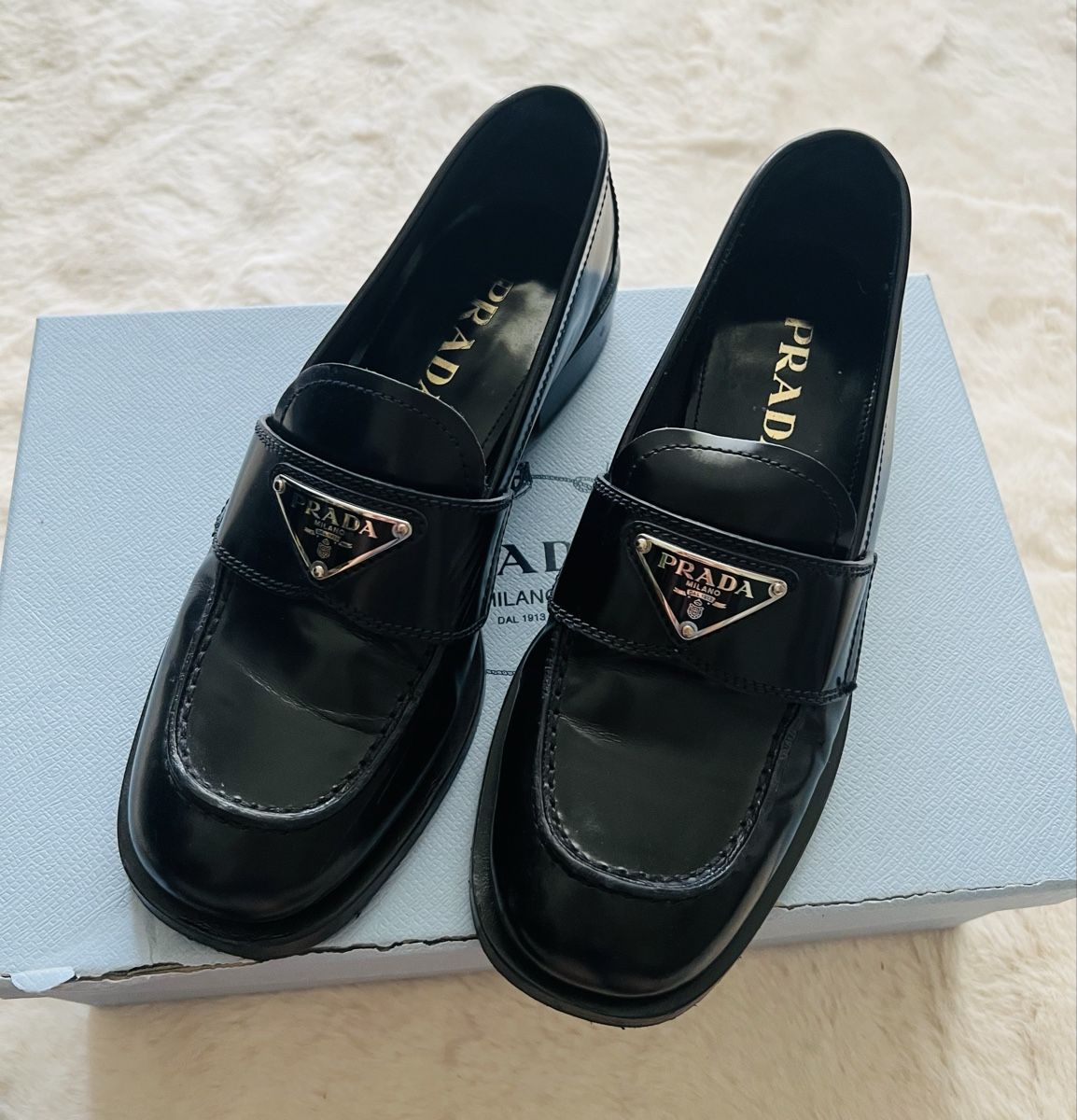 Prada Herrenschuhe: Loafers Prada taille 36 – Gebraucht aus Lausanne von Christinaki 1