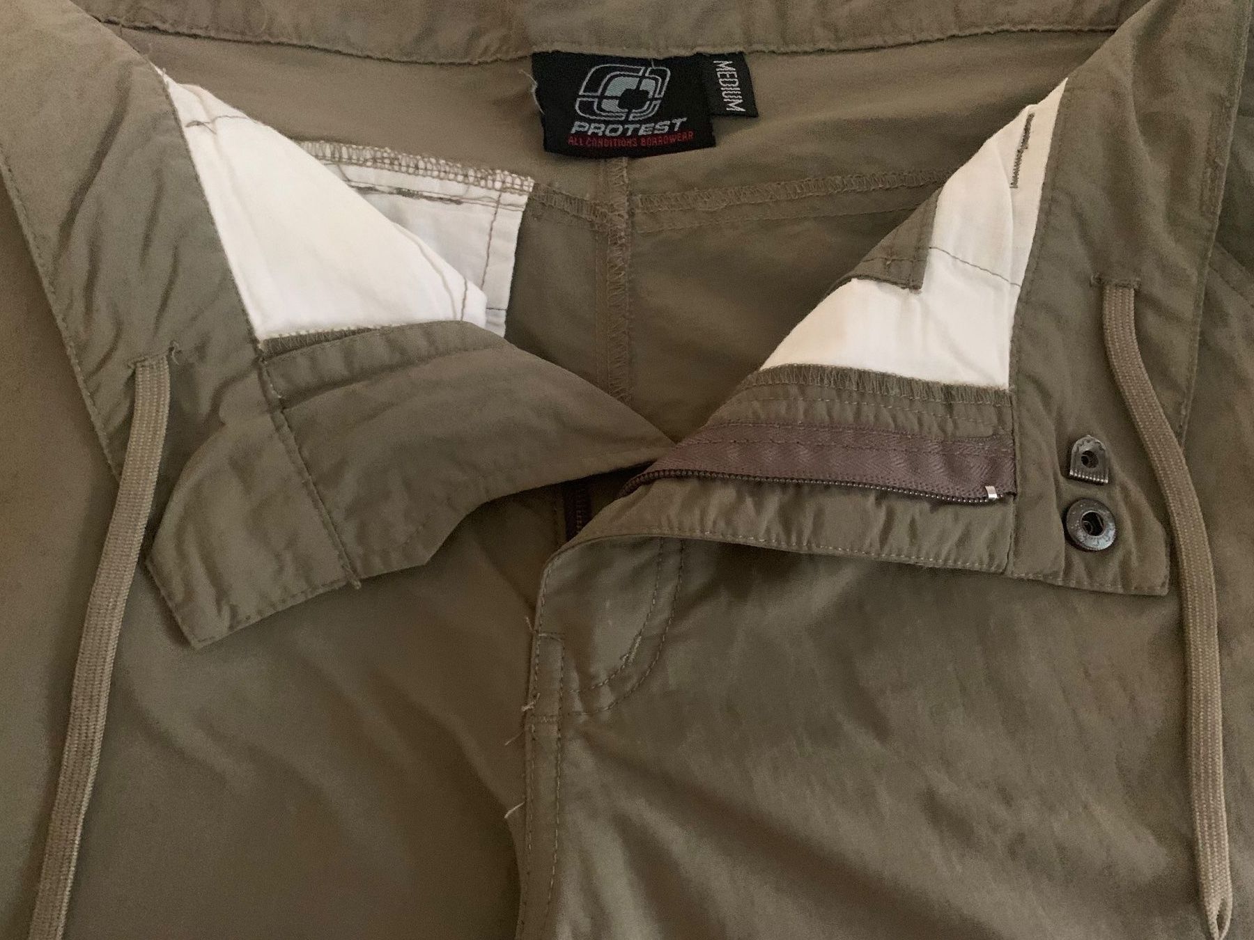 Protest Pantalons: HERREN CARGO SHORTS PROTEST GRÖSSE M – Neuf (Voir description) à Embrach par korbflechter49 4