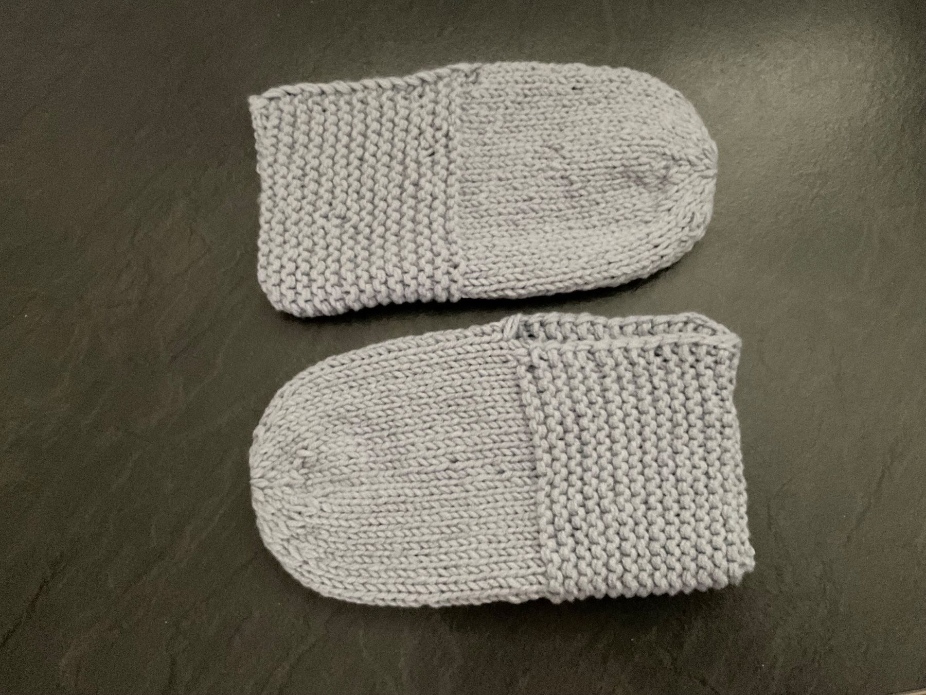 Calze: Handgestrickte Bettsocken Gr.36/37 mit doppelter Wolle – Nuovo (secondo la descrizione) da Wetzikon ZH venduto da FeeF
