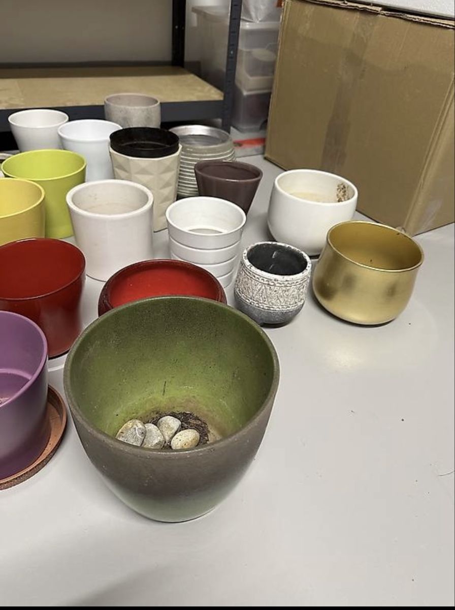 Vasi per fiori: 25 verschiedene Blumentöpfe TOP – Usato da Affeltrangen venduto da admar 1