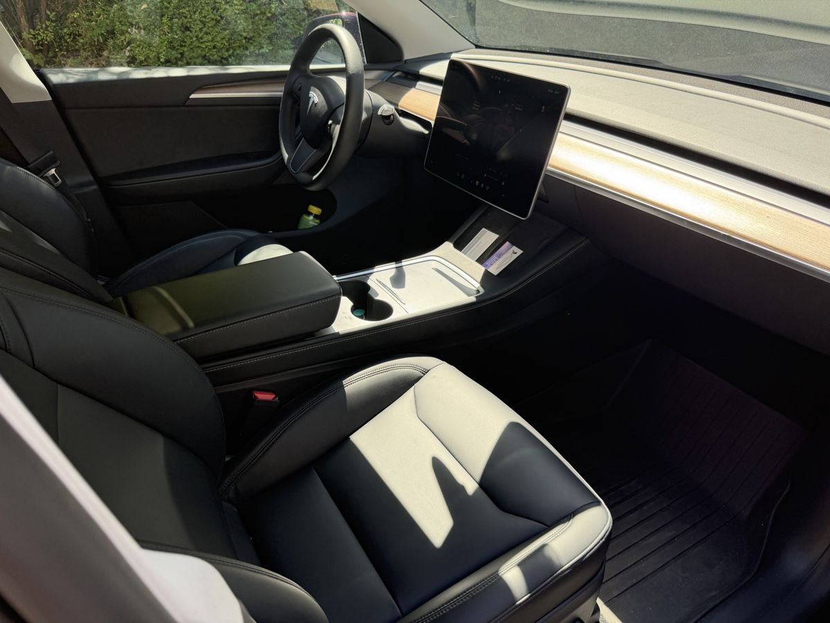 Tesla Autos: Tesla Model Y Performance – D'occasion à winterthur par iva_j2h5 2