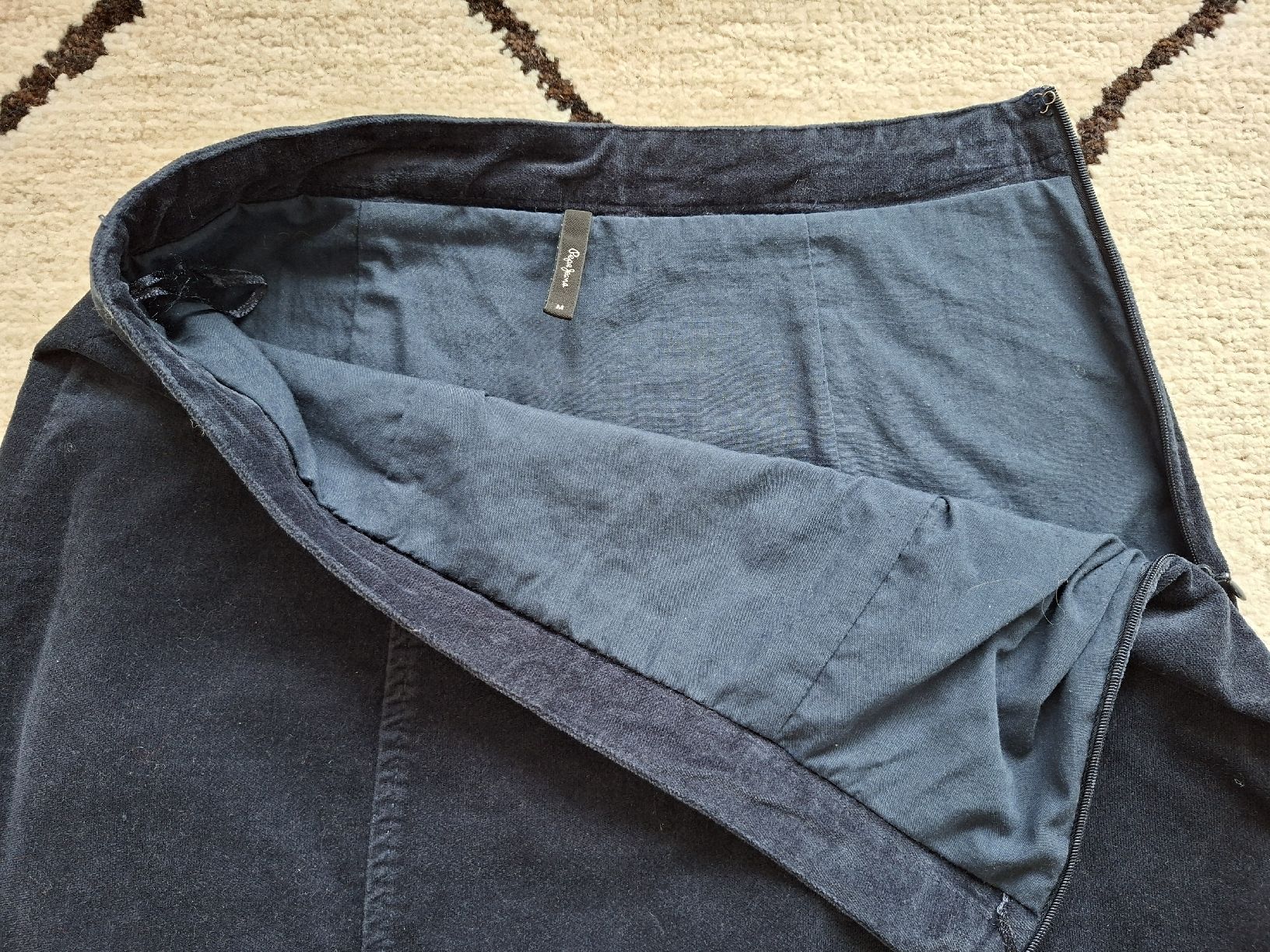 Pepe Jeans Gonne: Pepe Jeans Velours Rock, Grösse 36 – Usato da Baden venduto da jcm_9dkf 4