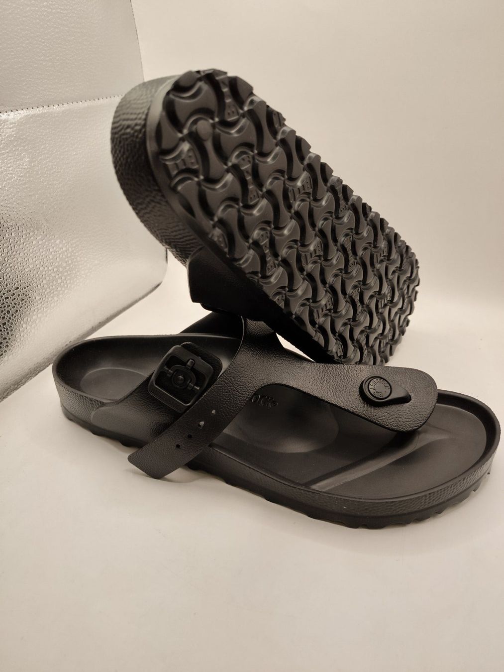 Birkenstock Herrenschuhe: Birkenstock - Gizeh Eva black Gr. 42 – Neu und originalverpackt aus Dällikon von Retouren_Resale