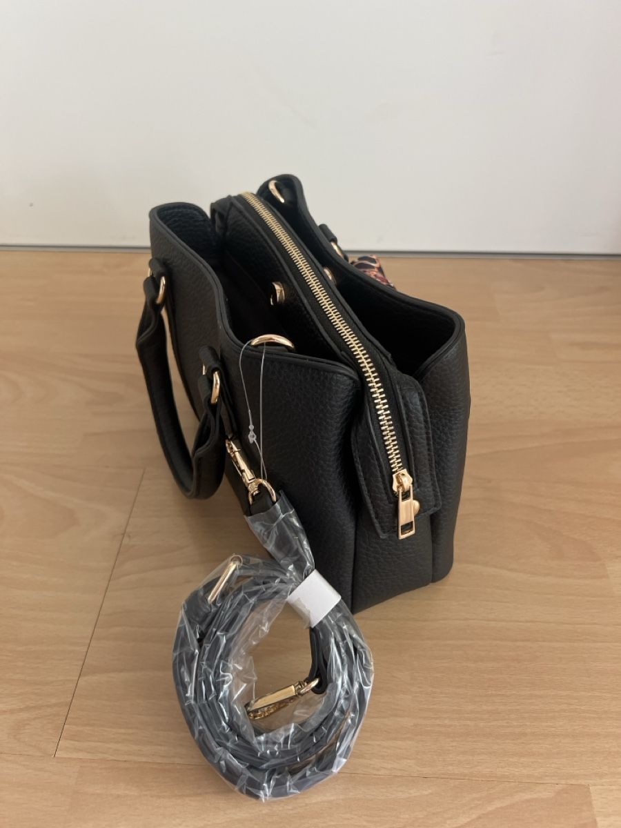 Taschen für Damen: Handtasche Schwarz mit Halstuch neu – Neu und originalverpackt aus Villmergen von Elcus7 3