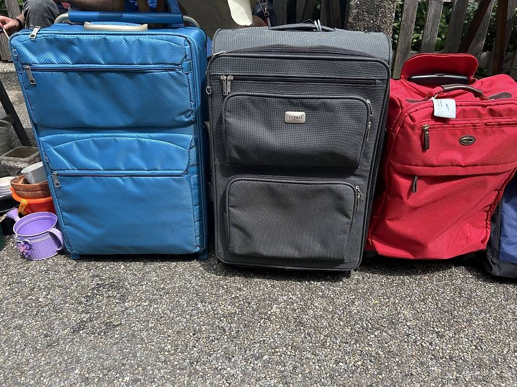 Valigie: Verschiedene Koffer zu verkaufen – Usato da Liebefeld venduto da TizianaMeti