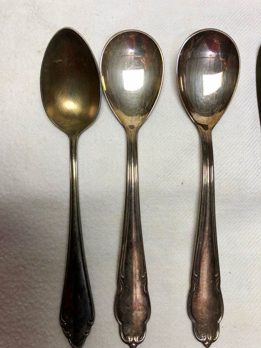 Löffel: 3 Silberlöffel und 1 Messer, 96g Silber – Gebraucht aus Röschenz von Sharjah 1