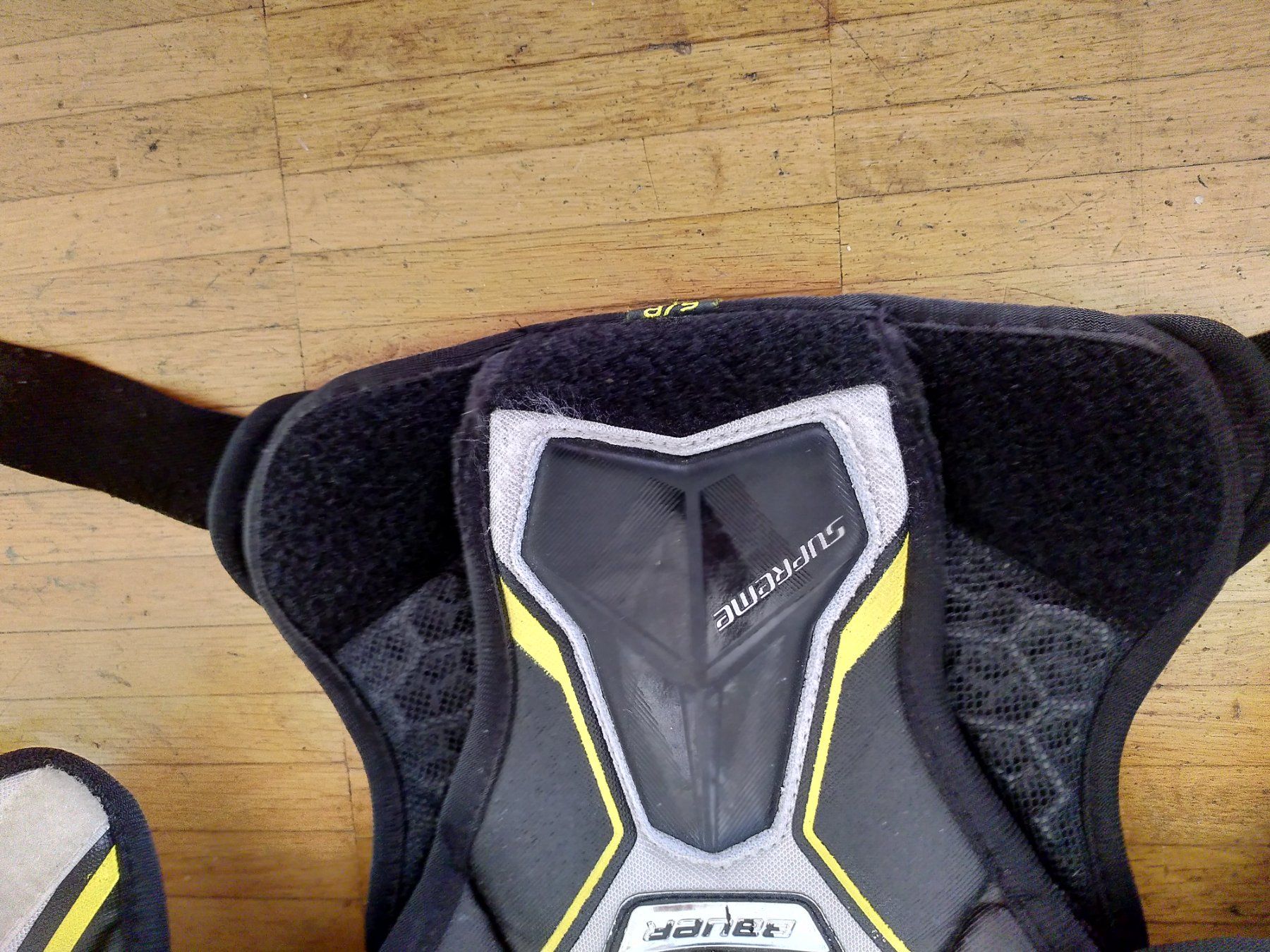 Bauer Protezioni & Imbottiture: Bauer Supreme Brustpanzer Youth S/P – Usato da Uster venduto da Truda 5