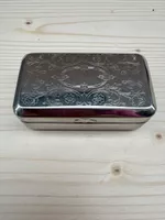 Kleine Metallschatulle silberfarben mit Gravur gebraucht