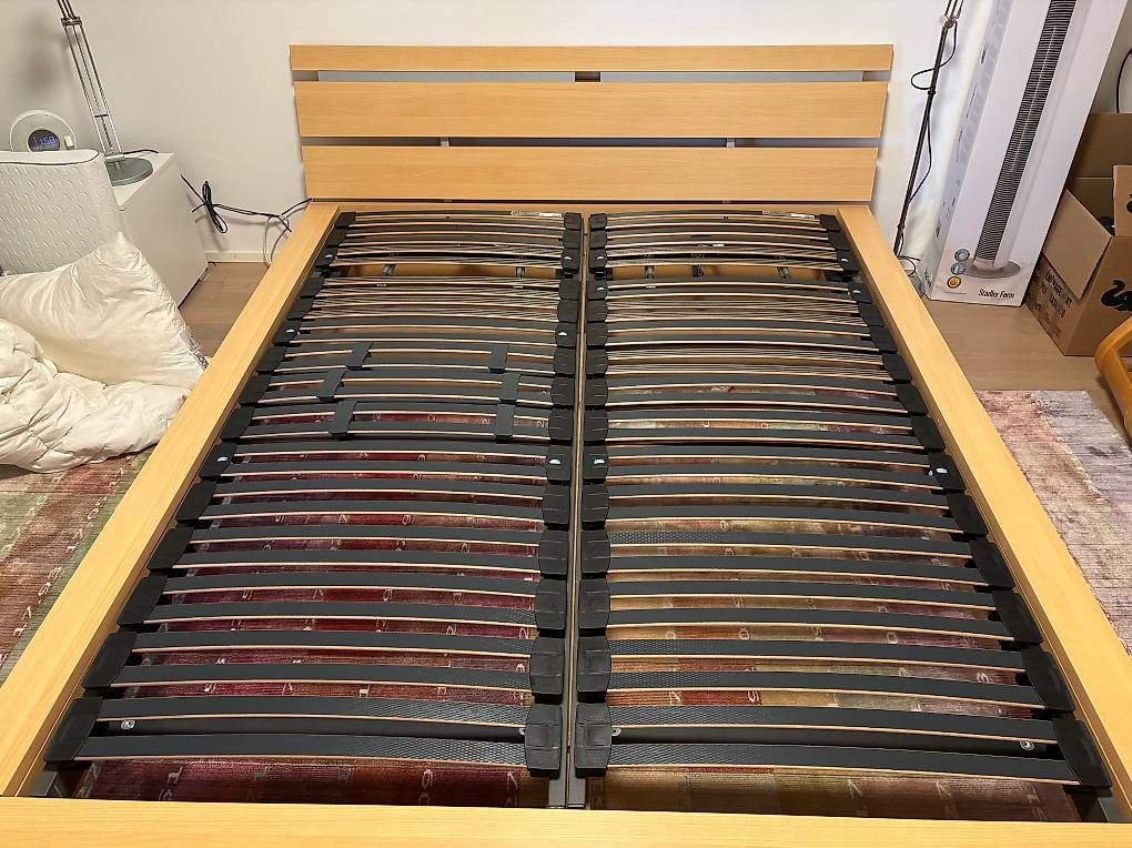 Letti: Bettgestell 200x160cm – Usato da Zürich venduto da rem_8v6m 1
