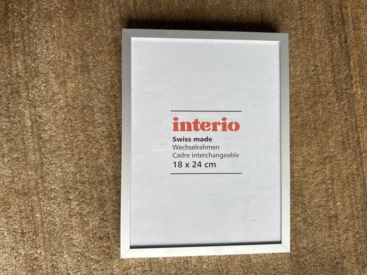 Interio Cornici: Wechselrahmen Alu 18 x 24 cm – Nuovo (secondo la descrizione) da Aarau venduto da Anini