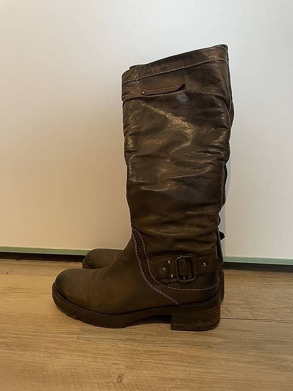 Chaussures femmes: Stiefel braun, Gr.36 – D'occasion à Schwellbrunn par N_adine-92