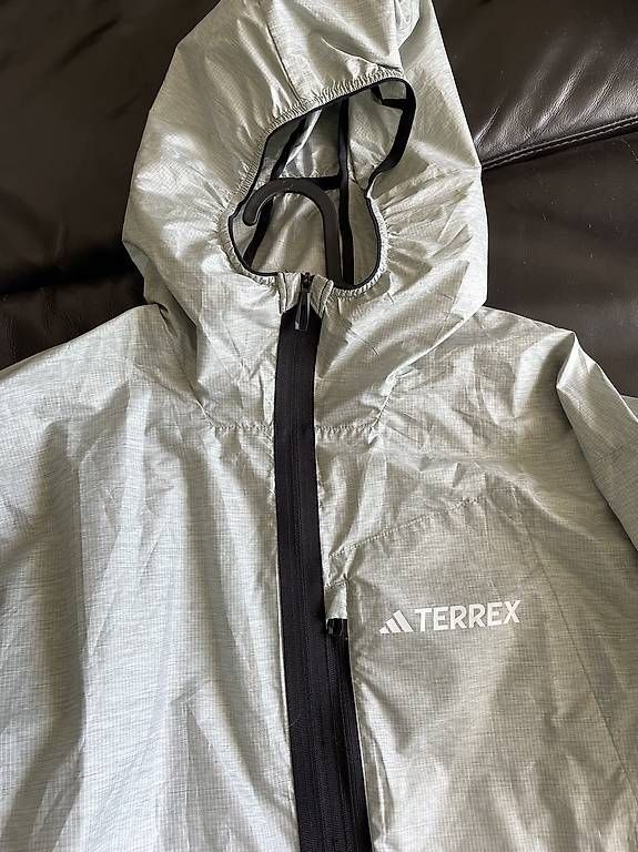 Giacche: Adidas Terrex XPERIOR LIGHT WINDWEAVE Jacke – Nuovo e nell'imballaggio originale da Basel venduto da timyb