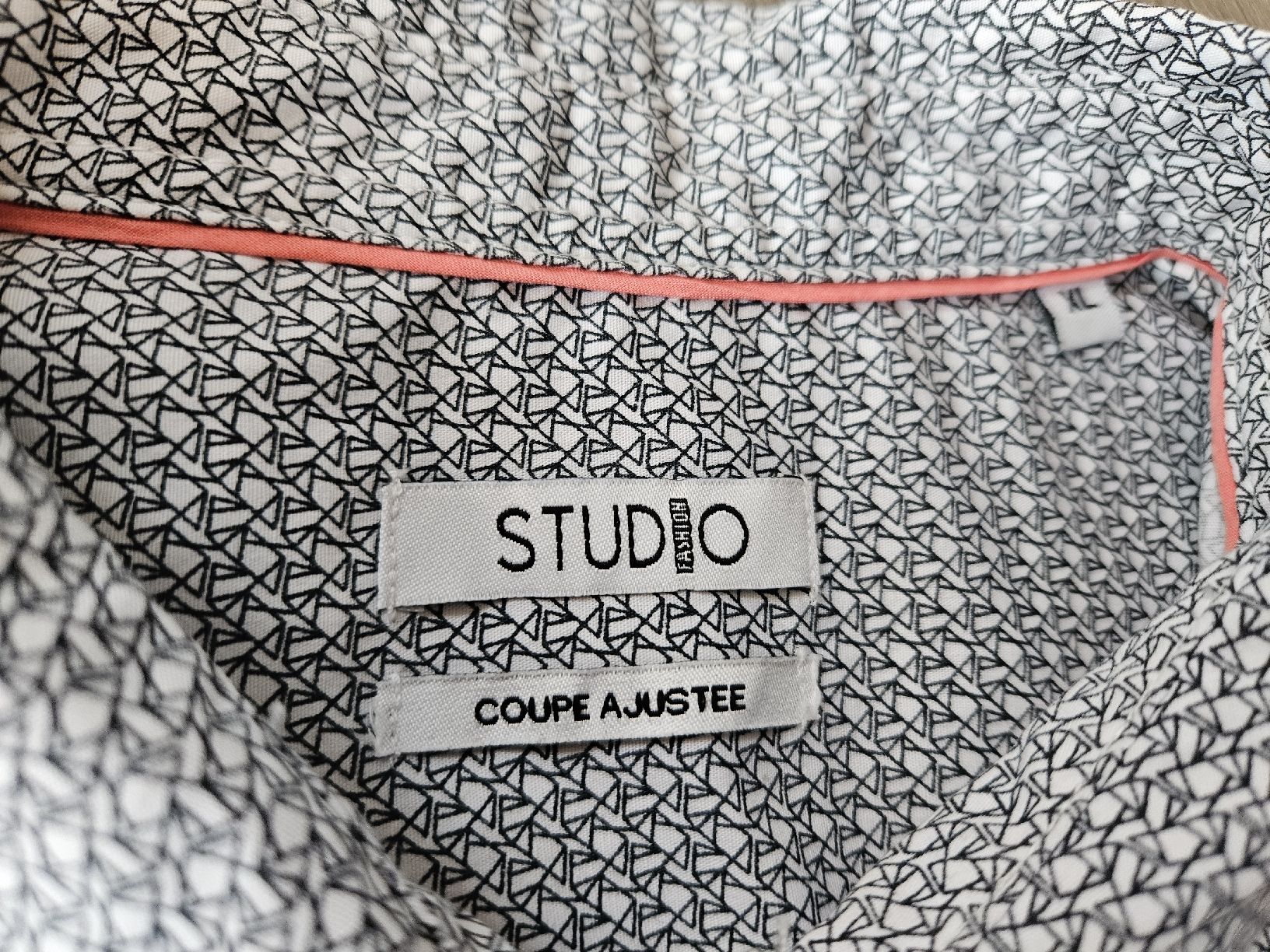 Camicie: Chemise STUDIO (XL) – Usato da Arveyes venduto da sape.online 2