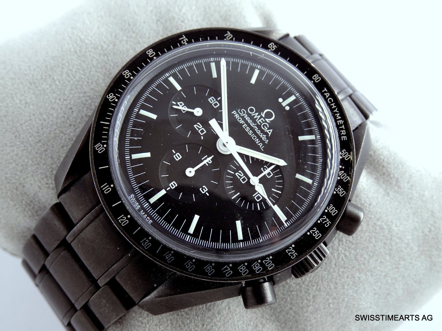 Omega Uhren: OMEGA SPEEDMASTER MOONWATCH 1861 BLACK PVD 2011 HANDAUFZUG – Gebraucht aus Zürich von  2