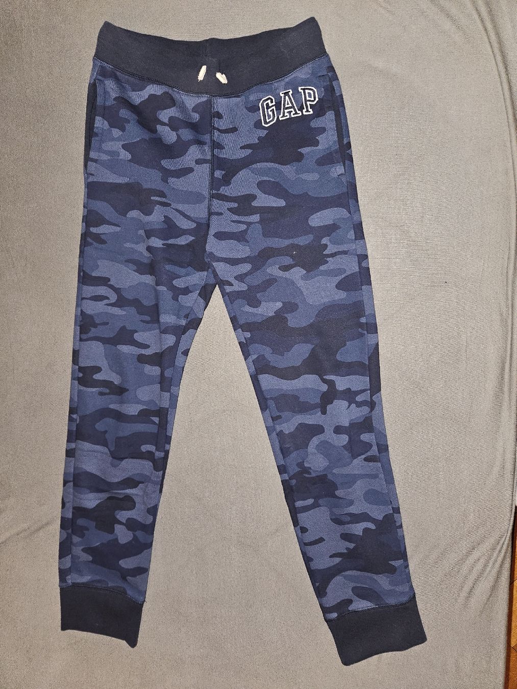 Gap Pantaloni: Training garçon t. 164 – Nuovo (secondo la descrizione) da Couvet venduto da sylvain93