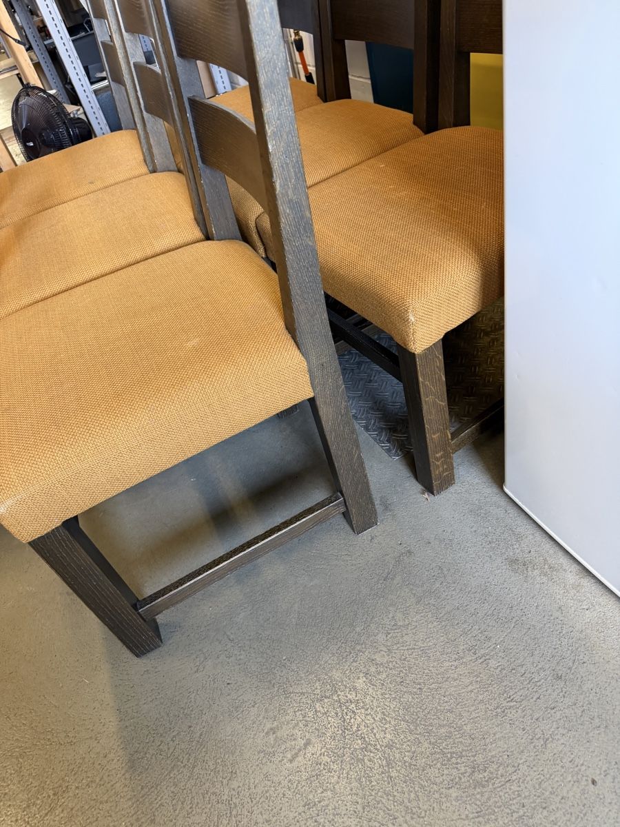 Chaises: Essgruppe 8 Stühle Massiv Top – D'occasion à Strengelbach par RaenAntikDesign 3