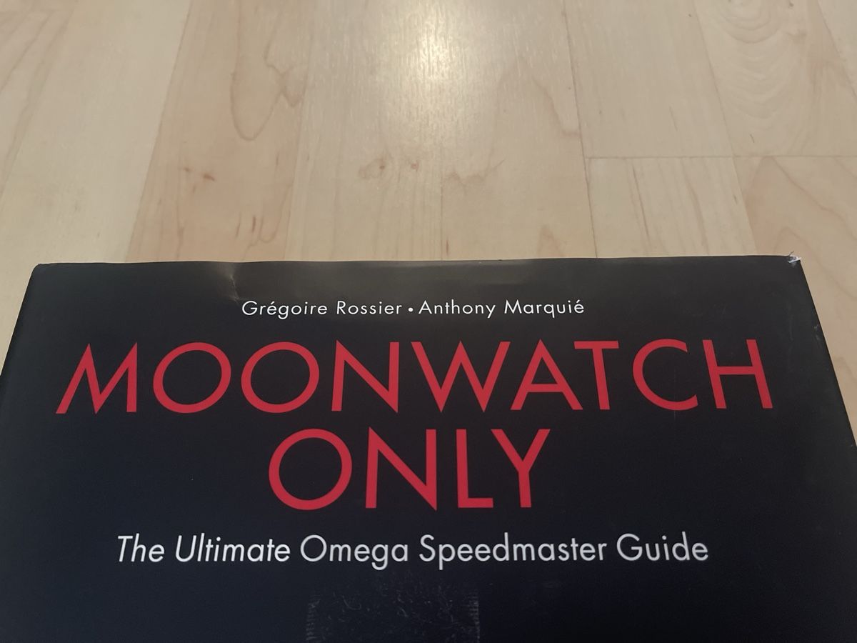 Bücher: Book Moonwatch Only The Ultimate Omega Speedmaster Guide – Gebraucht aus Luzern von Ishakine_16 5