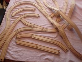 grosses Erweiterungs-Set BRIO Eisenbahn mit vielen Schienen