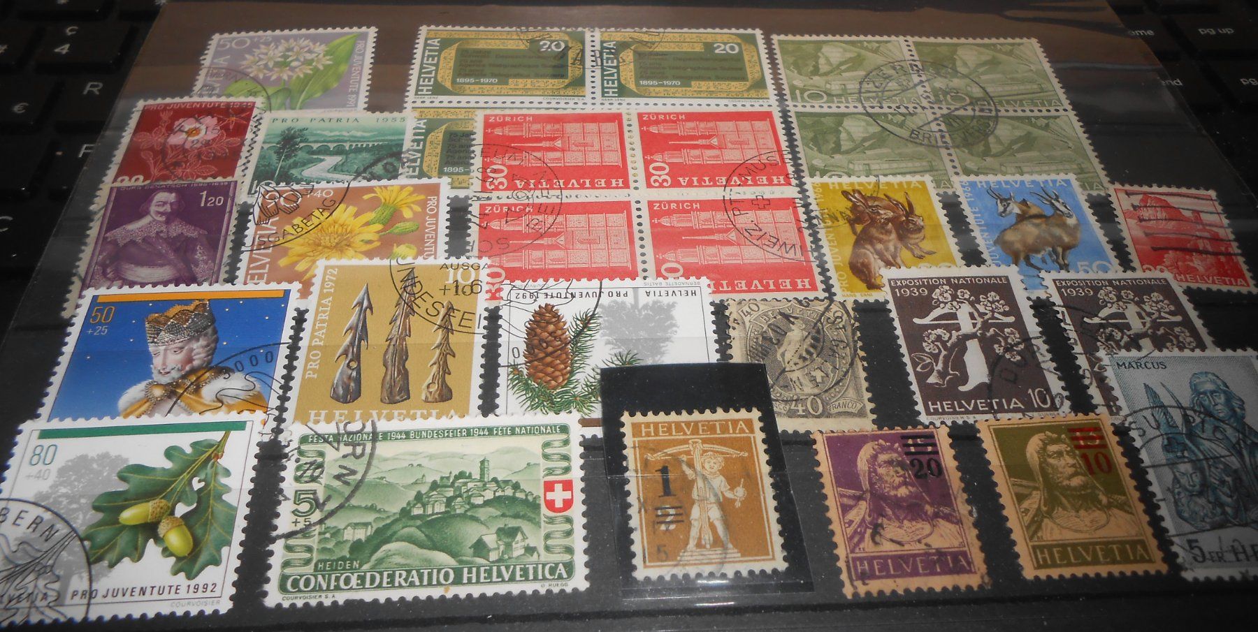 Tous les timbres: Briefmarken Sammlung Schweiz verschiedene Werte – D'occasion à Basel par Javer