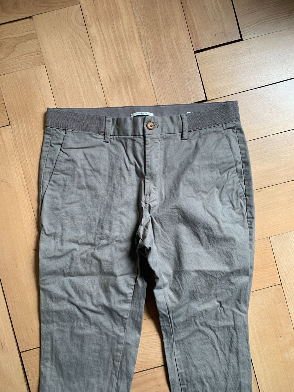 Mango Pantaloni: MANGO - Tapered Hose taupe 46 – Usato da Zürich venduto da Diazaio 1