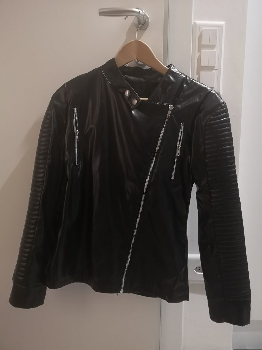 Giacche: ***NEU*** Vendo giacca S – Nuovo e nell'imballaggio originale da Lostallo venduto da cha_lx5j