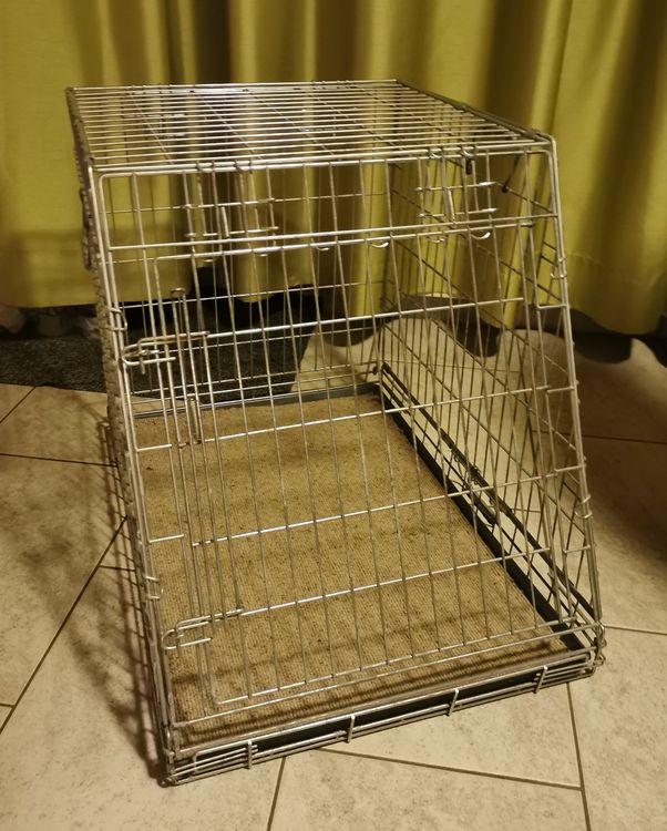 Produktbild von Zooprinz Faltbare Hundebox Aus Stabilem Eisen – Hundekäfig Mit 2 Türen – Inklusive Bodenschale Für Deinen Hund – Mit Transportgriff – In 4 Größen Verfügbar (107 X 70 X 77,5 Cm