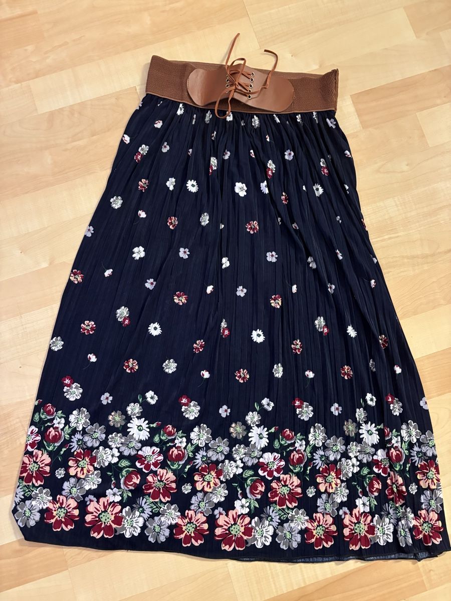 Gonne: Rock Sommerkleid  – Usato da Adliswil venduto da domii89 1