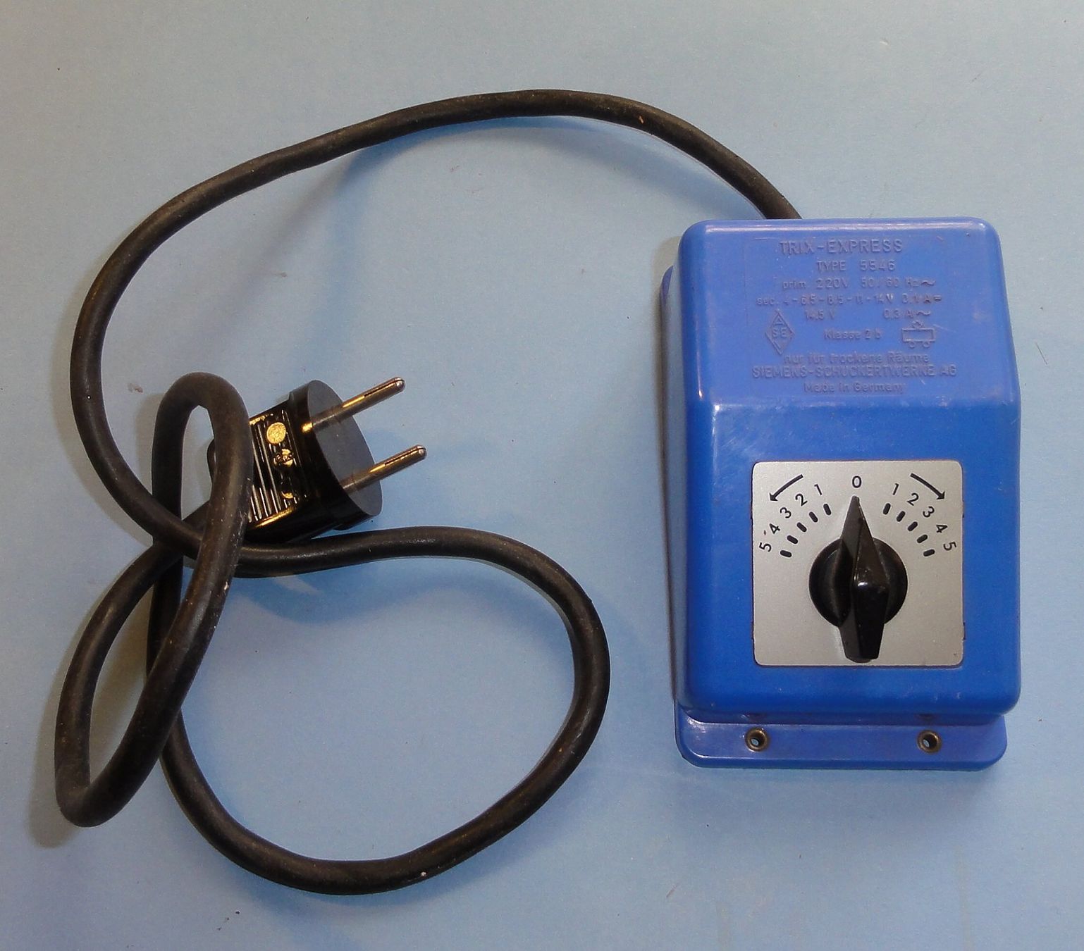 Trix Modellini di ferrovie: Trafo Trix-Express ungetestet (alter Stecker) – Difettoso da Waldenburg venduto da Rcparts