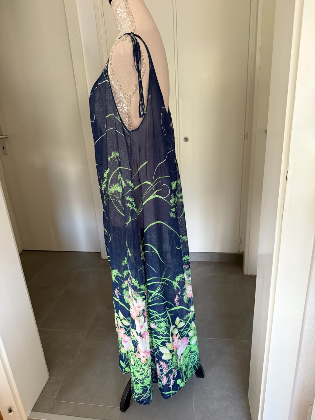 Robes: Robe de plage - M – D'occasion à Sion par accroshoes 1
