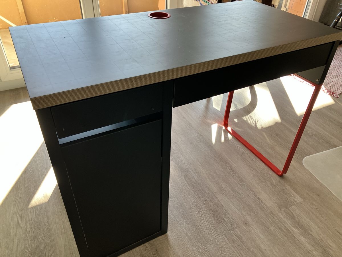 Scrivanie: IKEA study desk (Micke) – Usato da Volketswil venduto da Peony123
