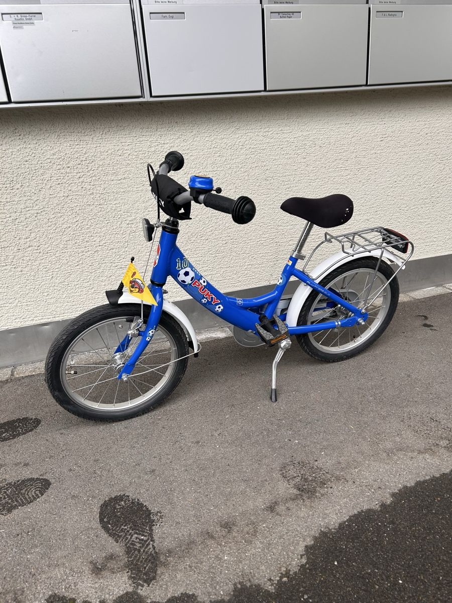Puky Velos: Puky Kinderfahrrad 16 Zoll – Football Edition | Top Zustand – Gebraucht aus Richterswil von Ianh1