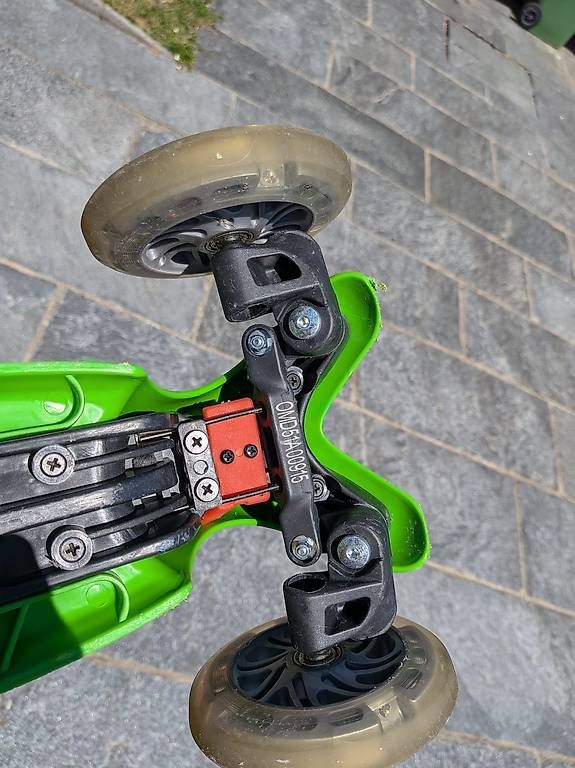 Micro Kickboard: Micro Mini Scooter mit LED Räder – D'occasion à Kloten par Beeway 2