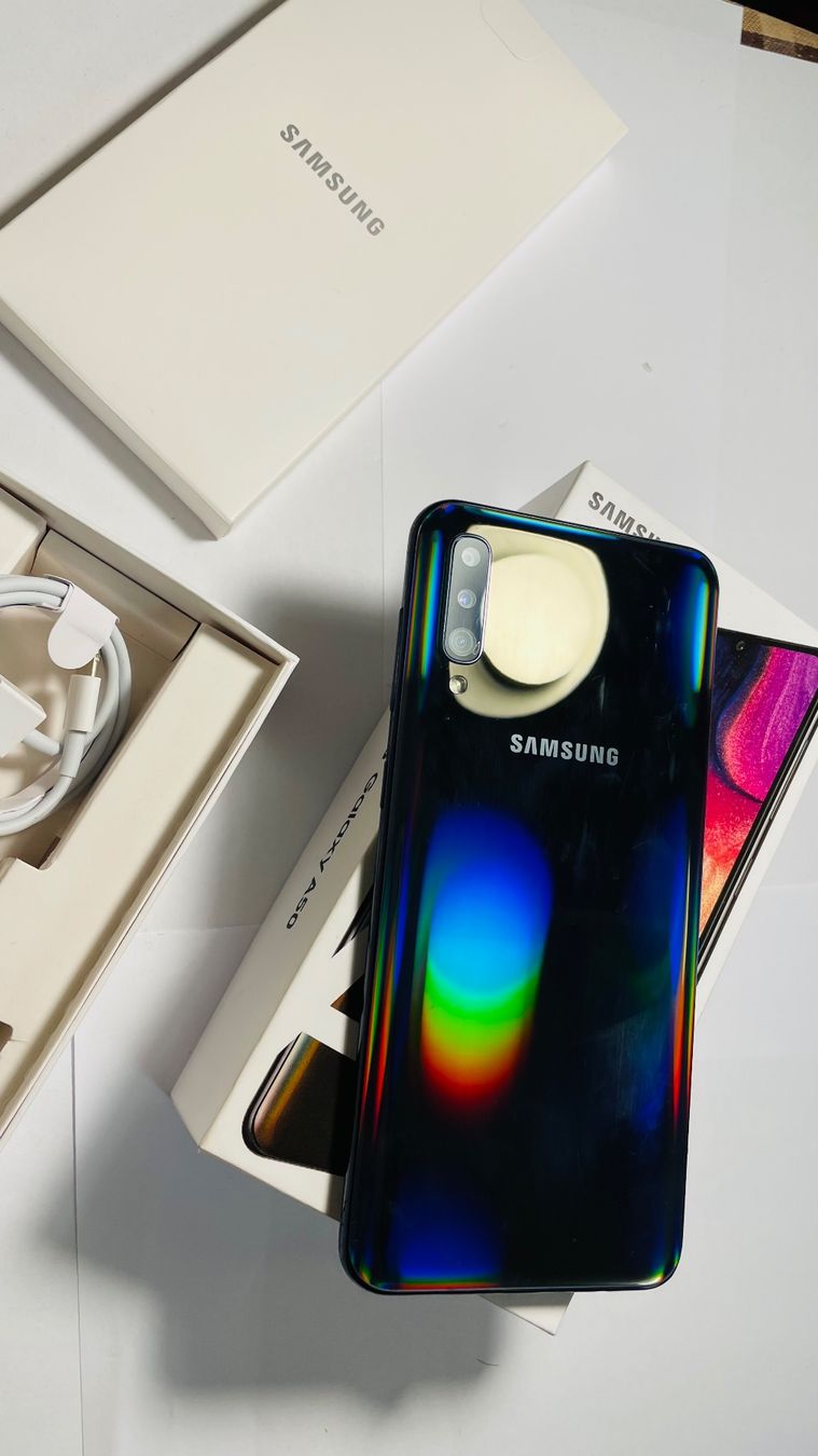 Samsung Telefoni cellulari / Smartphones: Samsung A50 / 128GB – Usato da Luzern venduto da Waince786 3