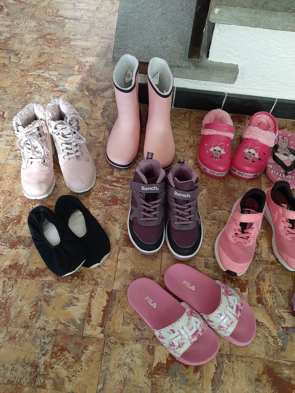 Scarpe per ragazze: Schuhpaket Grösse 32 – Usato da Brissago venduto da lucabell 1