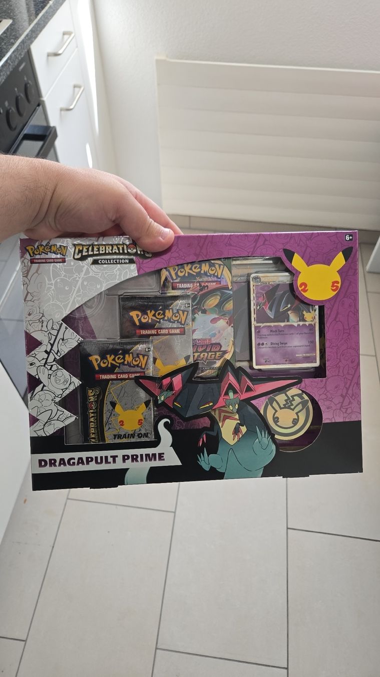 Pokémon Carte collezionabili: Drei Celebration Collections auf EN – Nuovo e nell'imballaggio originale da Zürich venduto da Viper25 1
