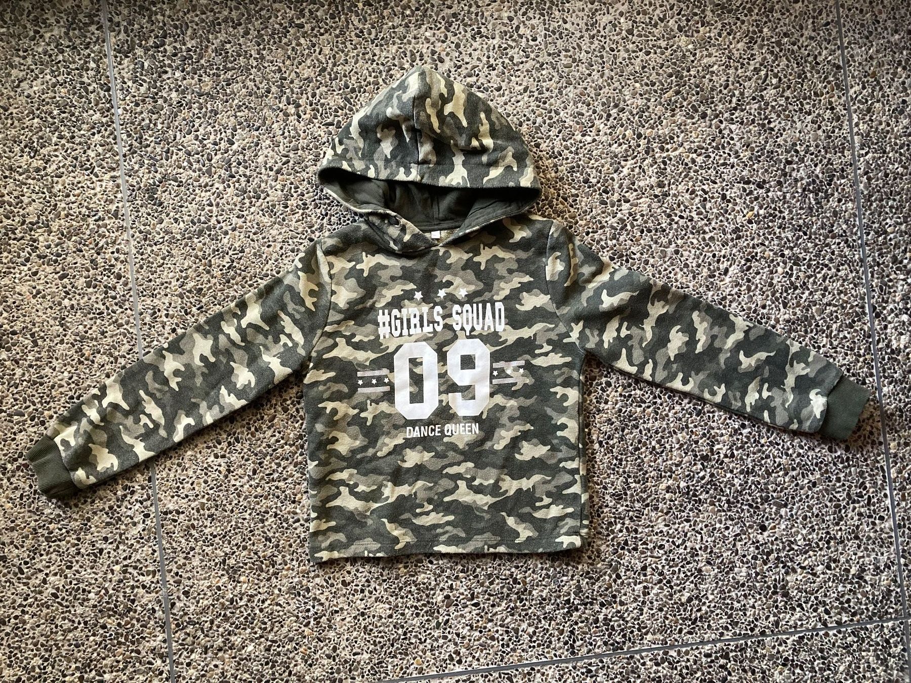 Pullover & Sweatshirts: Pullover, Hoodie, Gr. 134/140 – Gebraucht aus Aetingen von Nadinsky