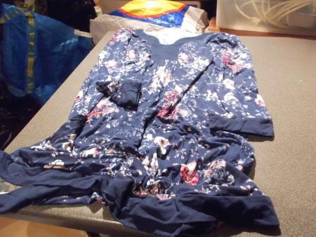 Pullover ca.  Grösse S, dunkelblau, Blumen