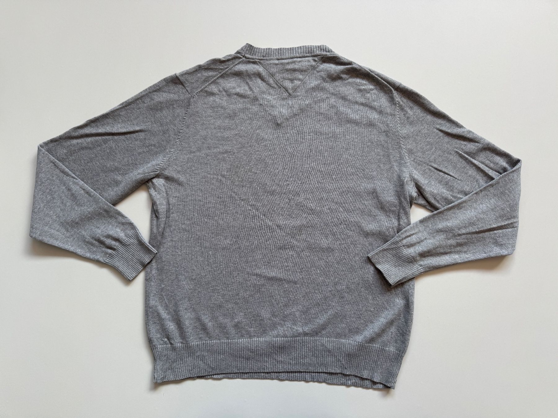 Tommy Hilfiger Maglioni & Felpe: Tommy Hilfiger V-Neck pullover MEN Size M 100% cotton – Usato da Neuchâtel venduto da _Easy_to_Find_ 7