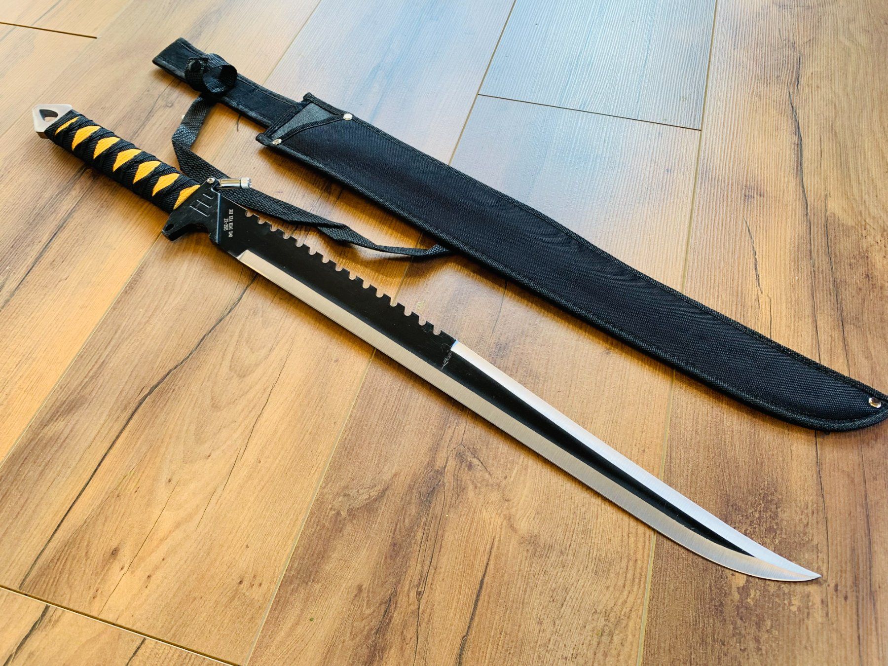 Zubehör: Régiment du Roi Tactical Messer 69cm mit LED NEU – Neu und originalverpackt aus Bergdietikon von shopAgent 1