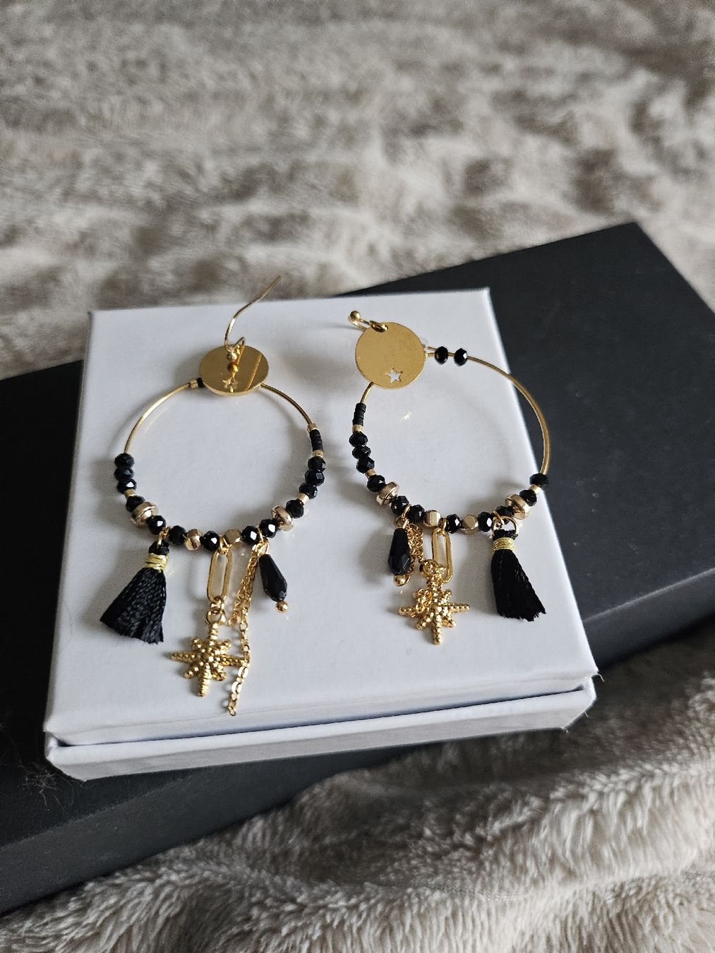 Orecchini pendenti & Orecchini a lobo: belles boucles d'oreilles neuves – Nuovo e nell'imballaggio originale da La Tour-de-Peilz venduto da mar_2r26