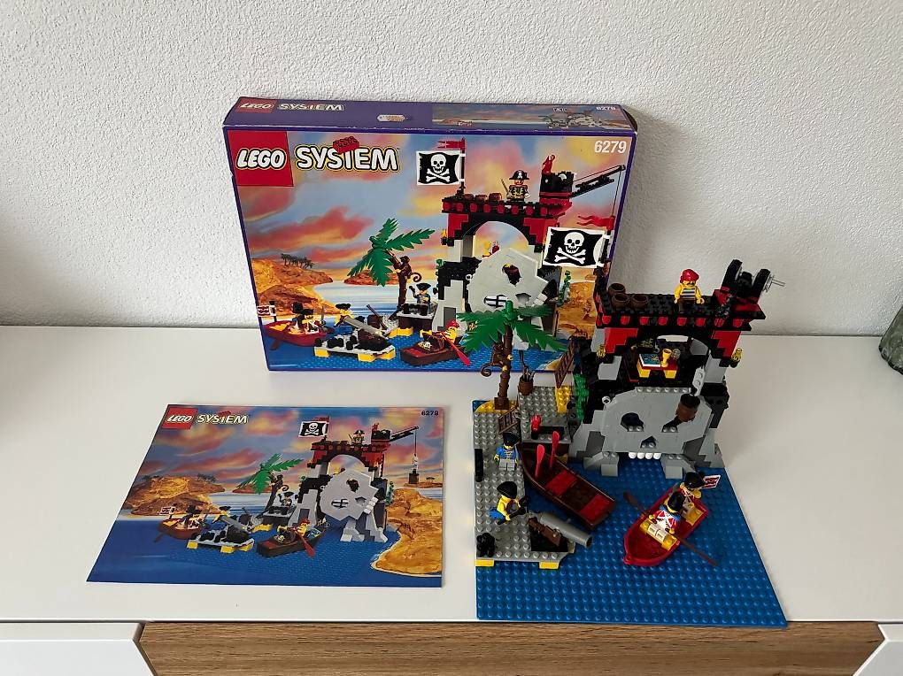 Lego Kit di costruzioni: LEGO Pirates 6279 Skull Island – Usato da Reiden venduto da KusiQZ