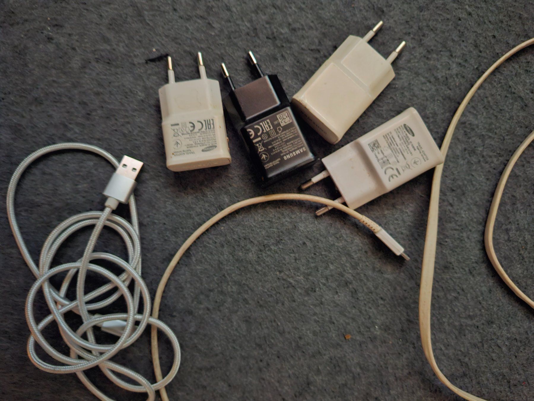Câbles: 5 USB-C Kabel, 1 USB Kabel und 4 USB Adapter – D'occasion à Baden par rocket85 2