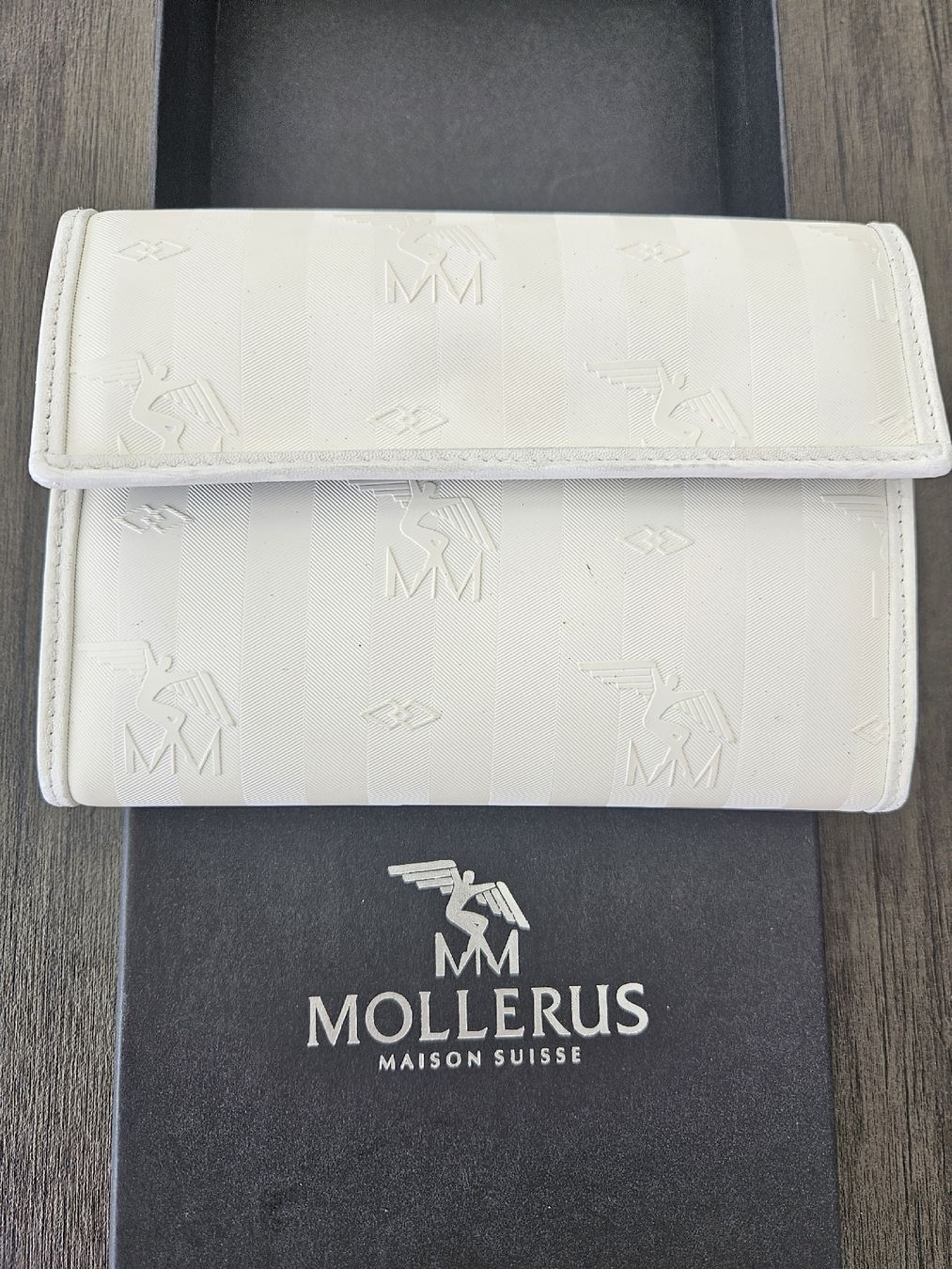 Maison Mollerus Portamonete: Maison Mollerus Portemonnaie weiss – Usato da Mühlethurnen venduto da Zauberfee3