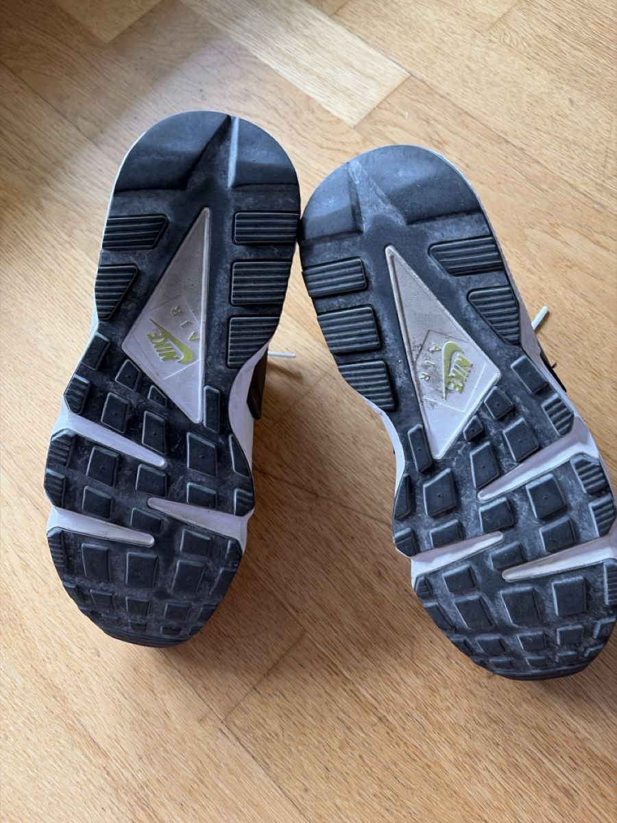 Nike Scarpe da donna: Nike Huarache, Gr. 41 – Usato da Zürich venduto da pademova 2