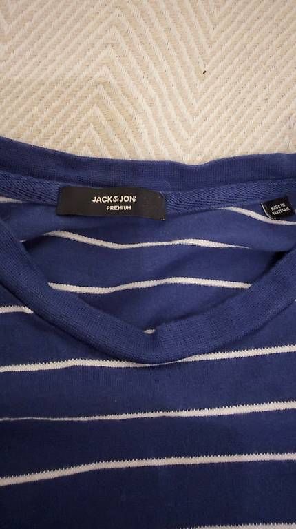 T-shirts: Jack Jones Shirt  – D'occasion à Brunnen par sea_c7bm 2